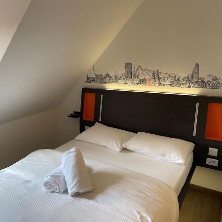 Easyhotel Zuerich Limmatplatz Exterior photo
