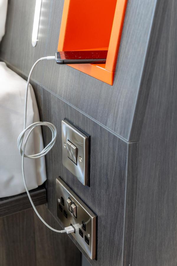 Easyhotel Zuerich Limmatplatz Exterior photo