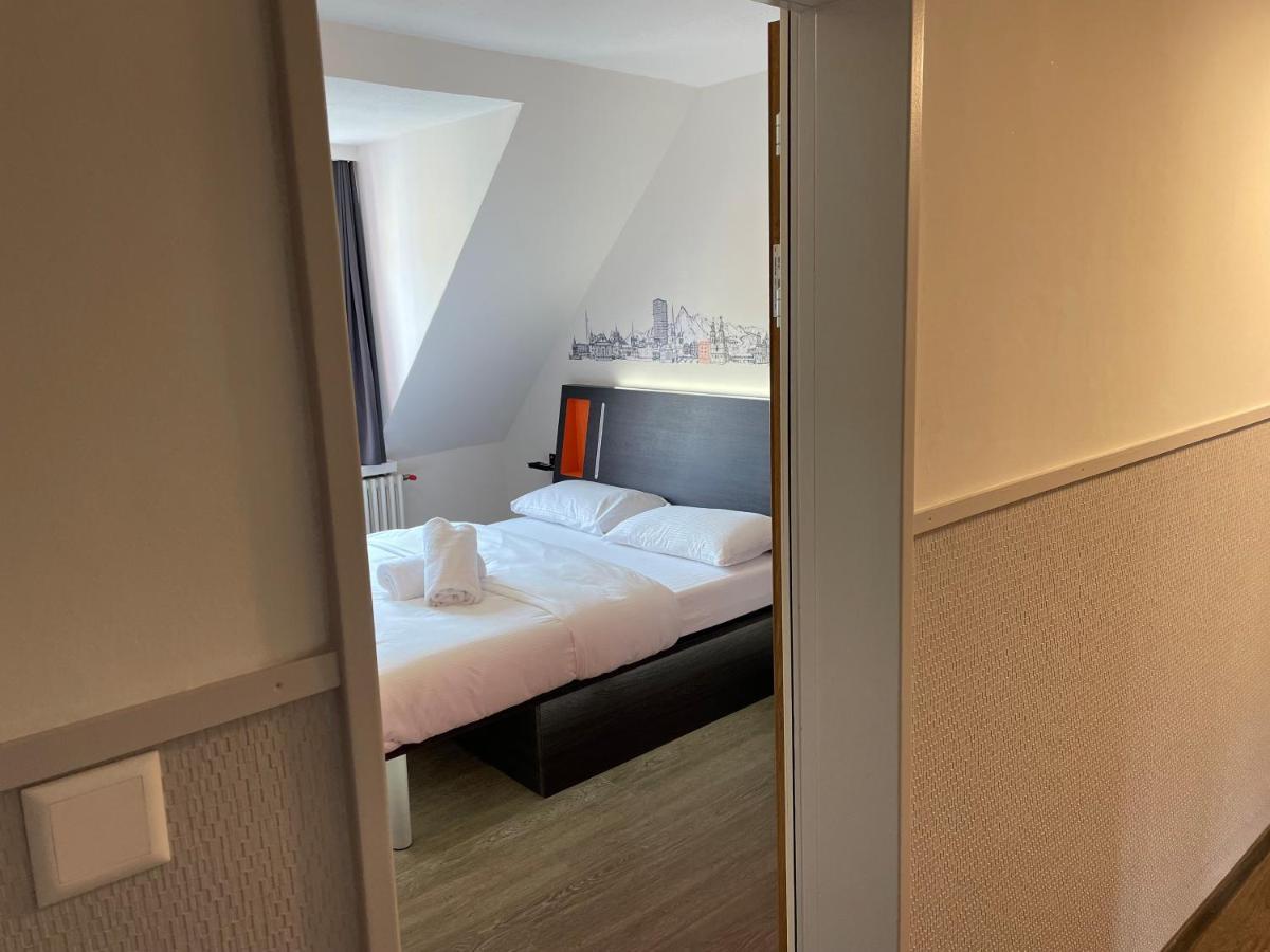 Easyhotel Zuerich Limmatplatz Exterior photo