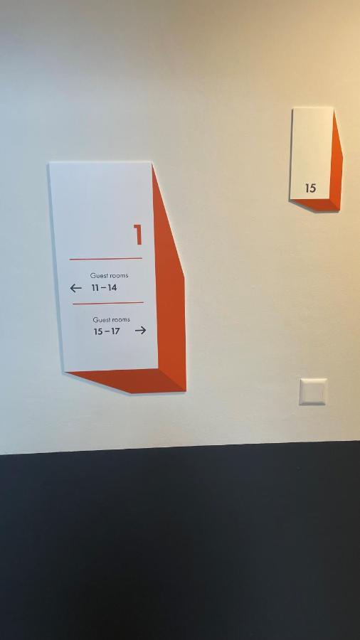 Easyhotel Zuerich Limmatplatz Exterior photo